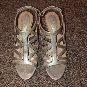 Naturalizer Wide Width Heel